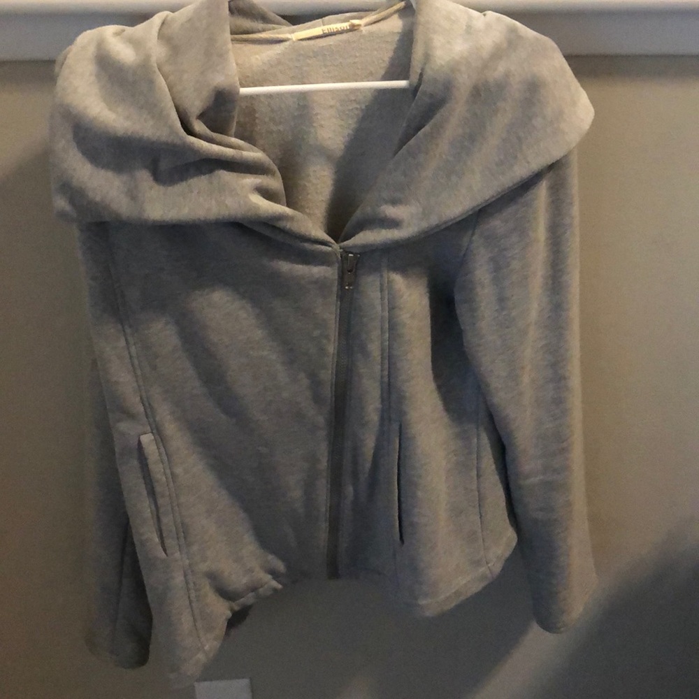 Gray sweatshirt zip up